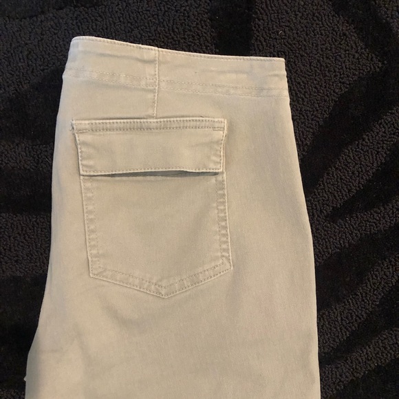 Earl Jean button front - Picture 3 of 4